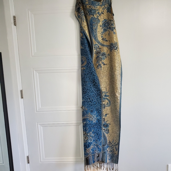 Cashmena - Picture 1 of 2